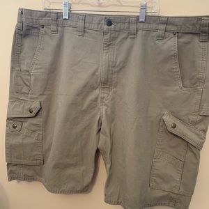 Carhartt cargo shorts. Size 46!